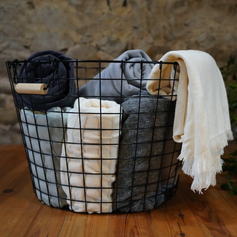 rent baskets and blankets for your wedding or event